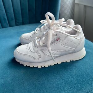Toddler Reebok Classics sneakers Great condition Size 9